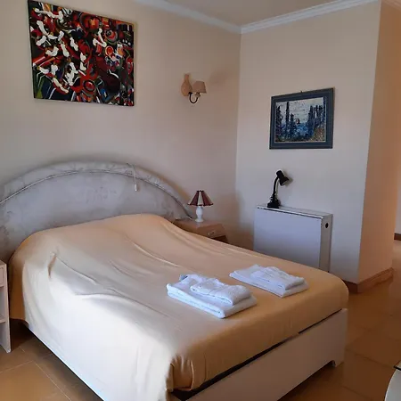 펜션 Seabreeze -10 Pax, Piscina, A 100m