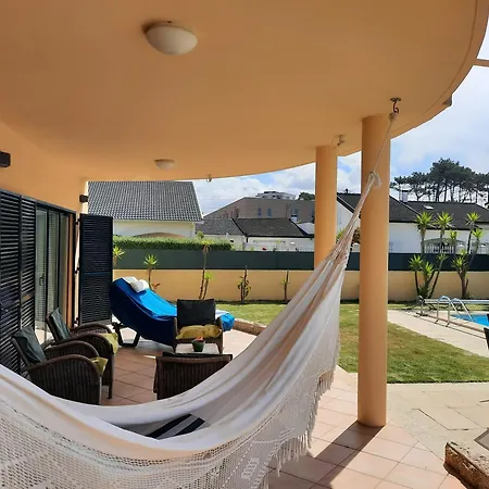 Seabreeze -10 Pax, Piscina, A 100m Casa de Férias